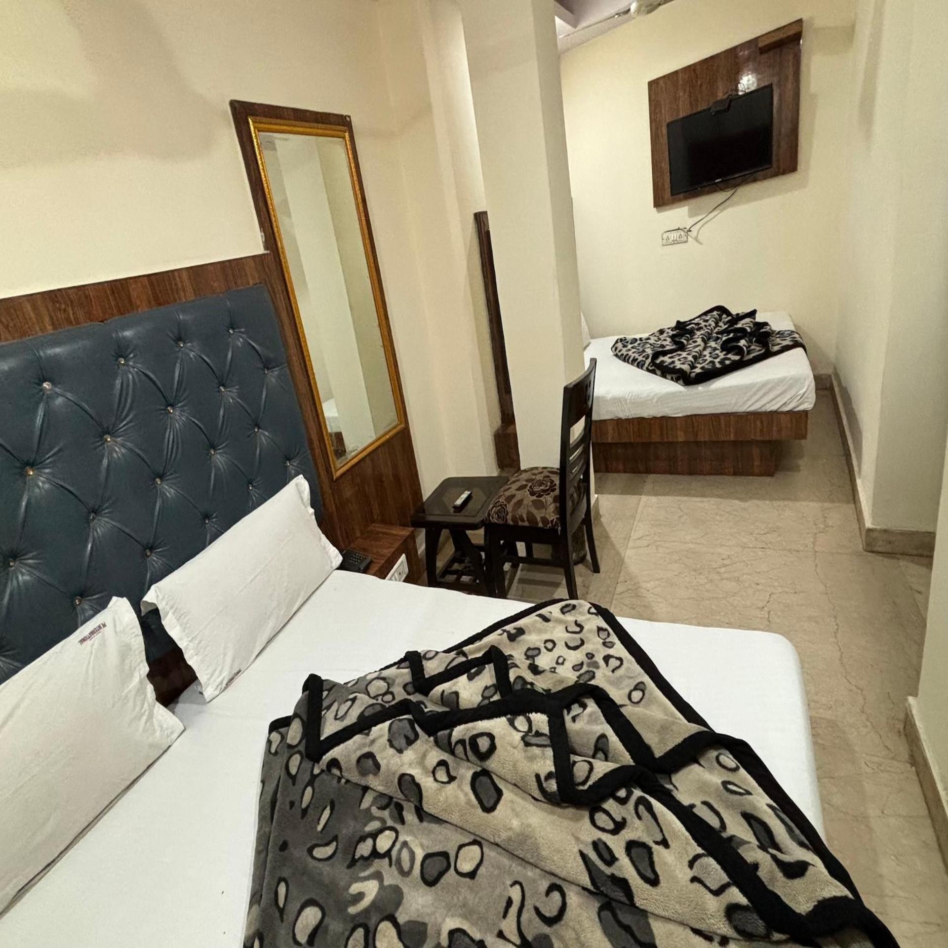 Hotel Pk International Near By New Delhi Station I Couple Friendly Стая снимка