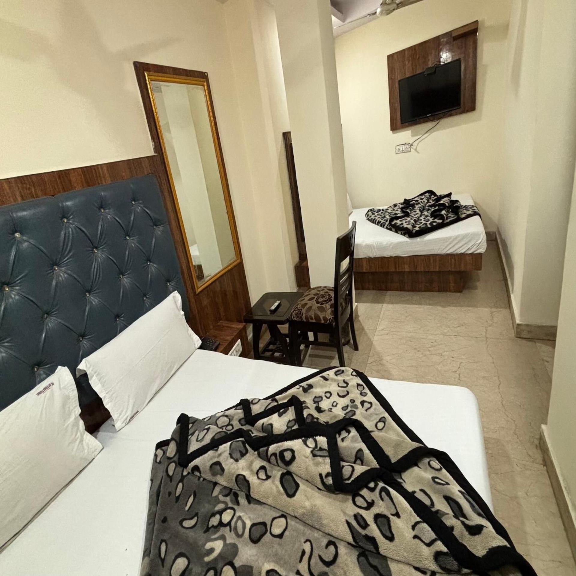 Hotel Pk International Near By New Delhi Station I Couple Friendly Стая снимка